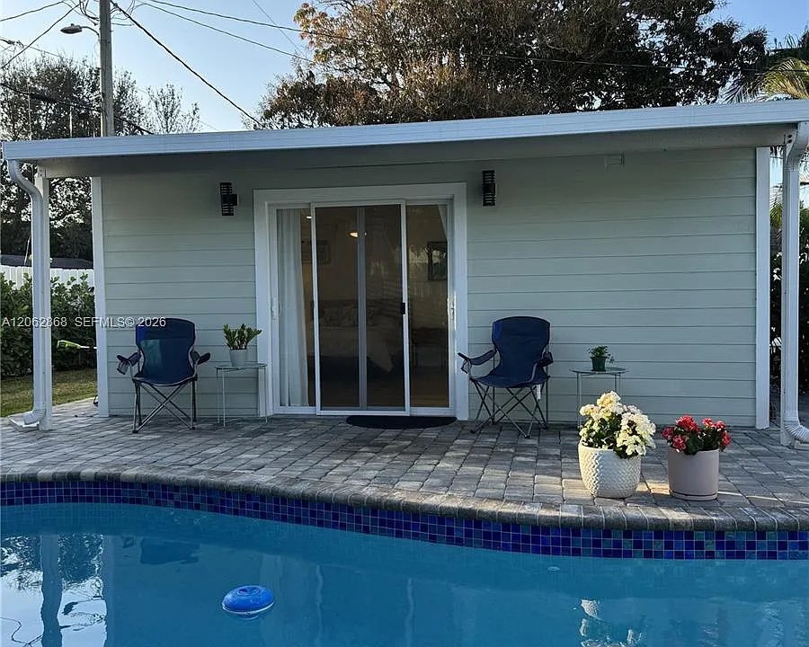 914 N Ocean Breeze #1