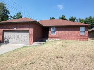 4363 S Roanoke Ave, Springfield, MO 65810
