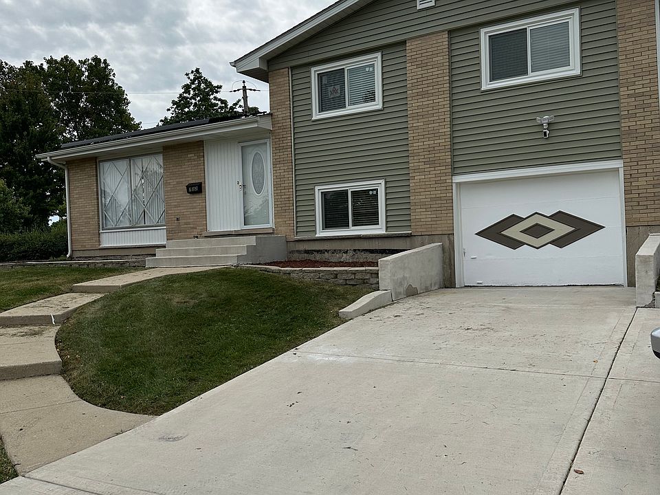 1st image of 732 S Lodge Ln