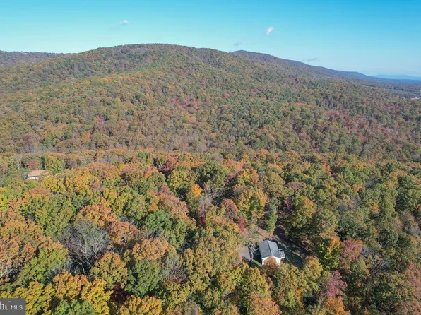 757 Pee Wee Ln, Hedgesville, WV 25427