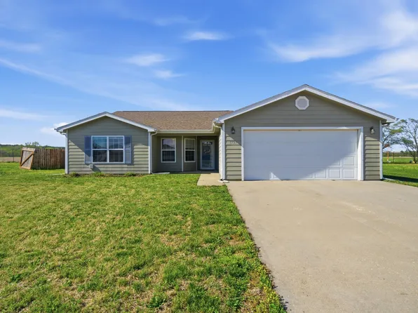 1737 14th Street Pl, Junction City, KS 66441