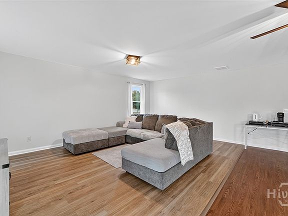 5th image of 9 Summer Place Drive