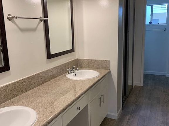 5th image of 1900 Glendon Ave APT 206