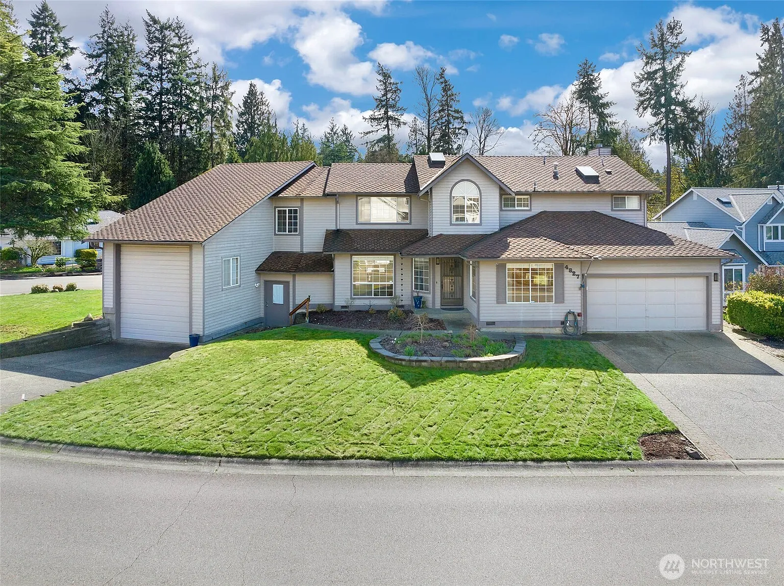 4827 S 311th Court photo 1