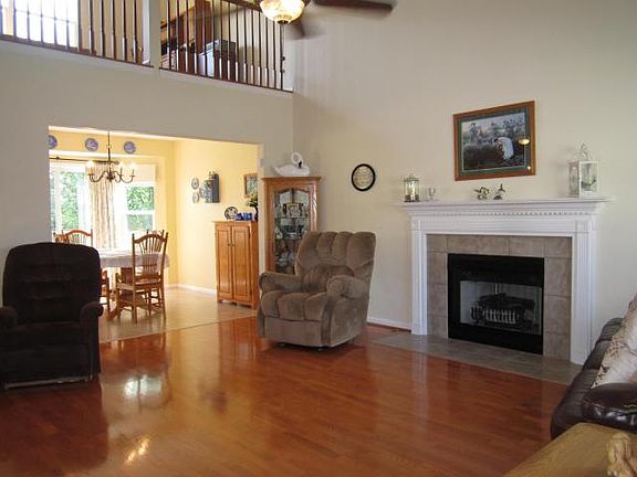 2nd image of 169 Barry Knoll Dr