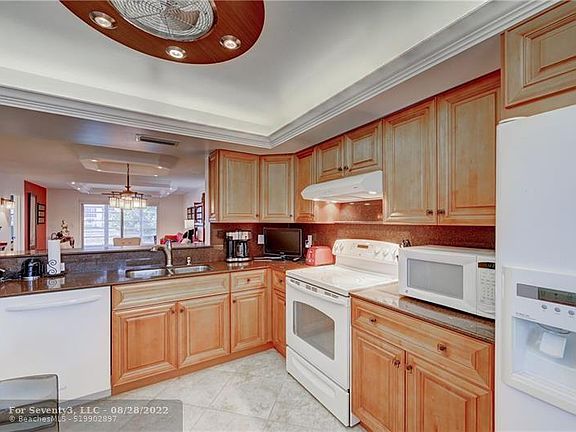 5th image of 3502 Bimini Ln APT C2