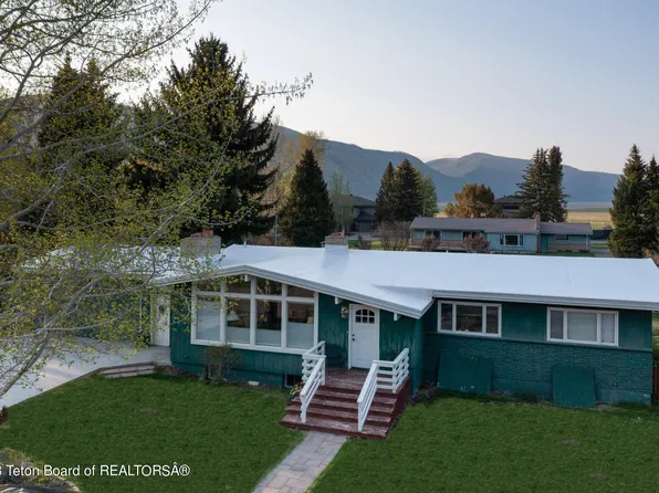 375 E Gill Ave, Jackson, WY 83001