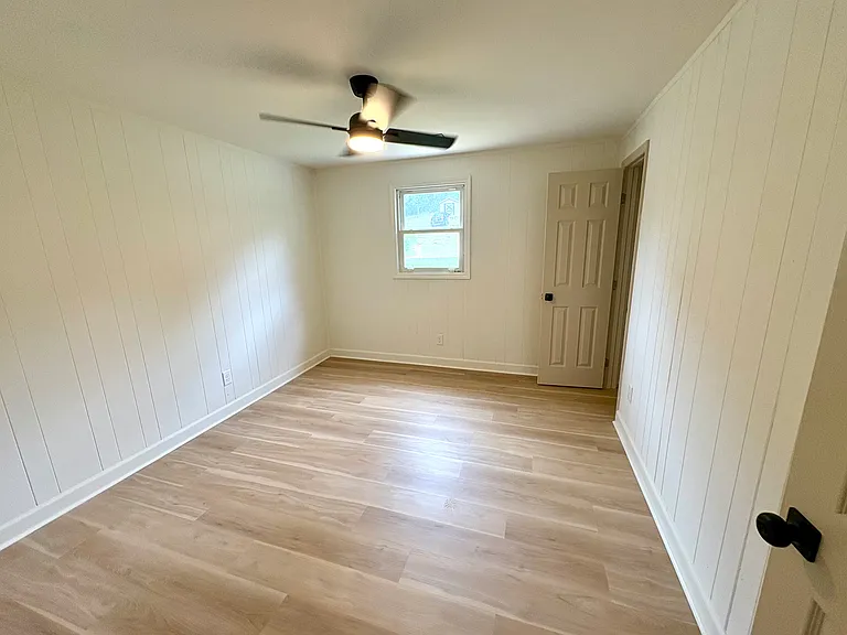 704 2nd Street Dr SW — Photo 9
