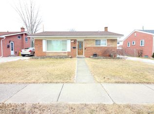 692 Easley Dr, Westland, MI 48186