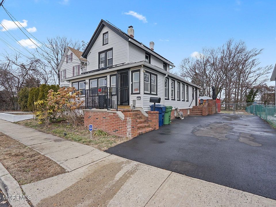 1st image of 1952 Stratford Avenue