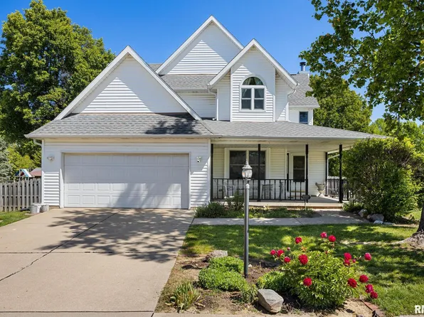 200 Lexington Dr, Washington, IL 61571