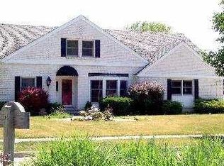 120 Harbor Point Rd, Rossford, OH 43460