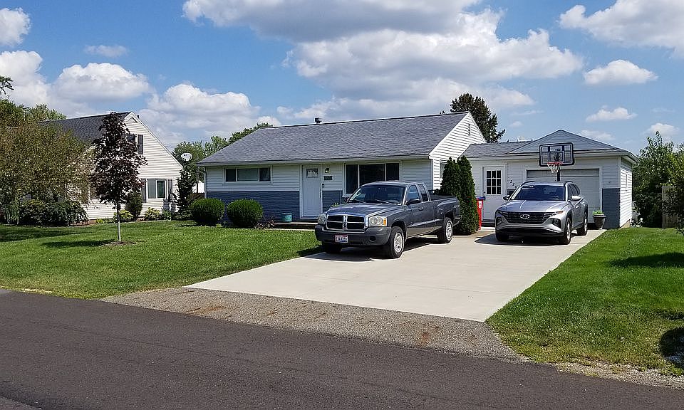 1st image of 220 Eden Ave NW
