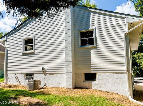 2nd image of 224 Gross Ave
