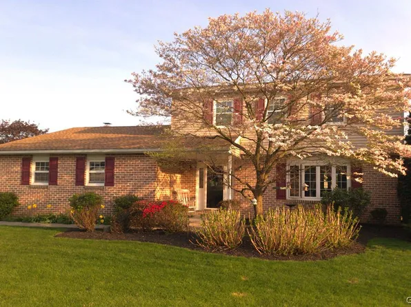 3598 Dartmouth Dr, Bethlehem, PA 18020