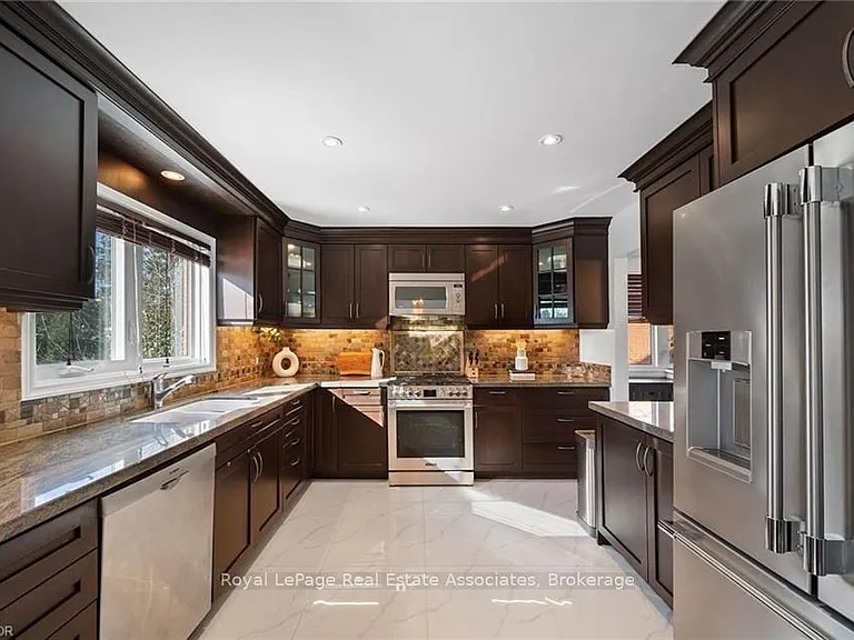 1550 Woodeden Dr #UPPER — Photo 12