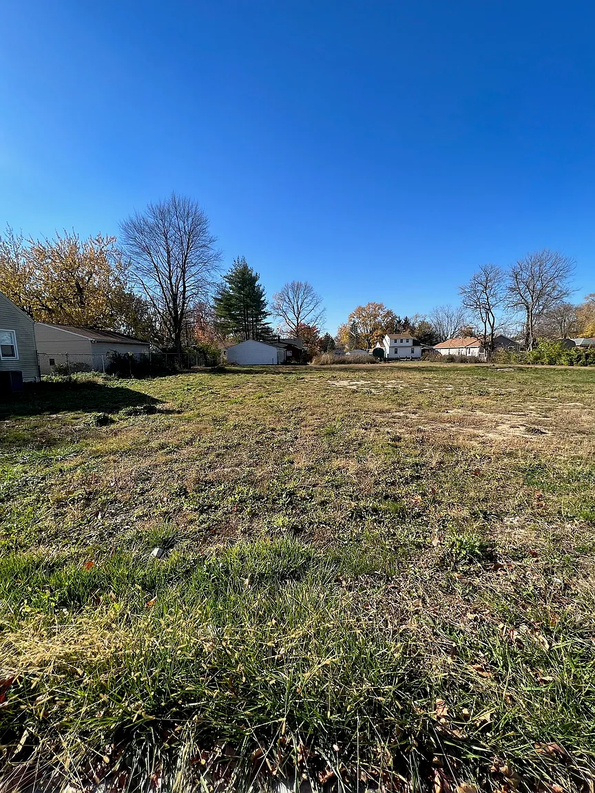 1350 N Emerson Ave photo 1