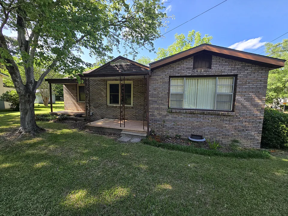 131 Hedstrom Dr