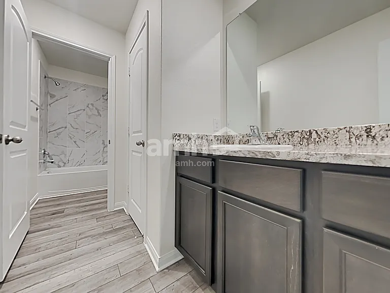 1211 Treeta Trl — Photo 17