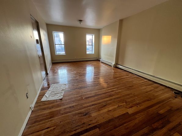 (undisclosed Address)