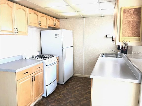 5th image of 9064 Leisure Ln N