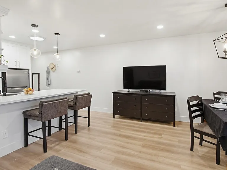 3950 Cleveland Ave #211 — Photo 23
