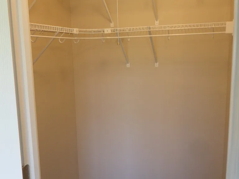 5526 Humbert Rd — Photo 17