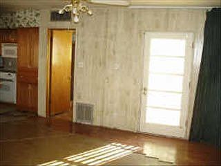 5th image of 2410 W Village Dr