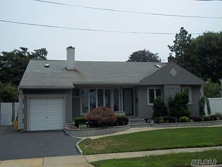 1st image of 122 Midwood Ave