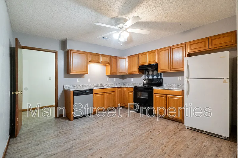 2 bed, 1.5 bath, 924 sqft, $1,275 — Photo 4