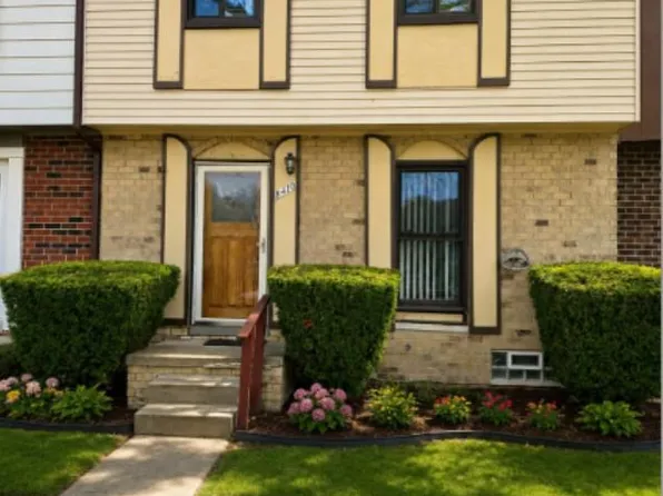 8410 Hickory Dr, Sterling Heights, MI 48312