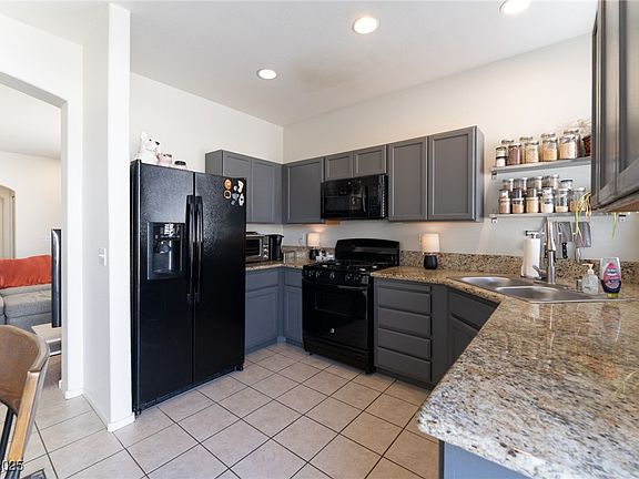 2nd image of 1056 Sweeping Ivy Ct