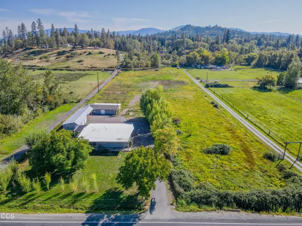 3511 Redwood Ave, Grants Pass, OR 97527