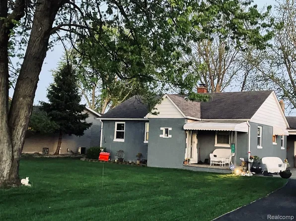 47978 Jefferson Ave, Chesterfield, MI 48047