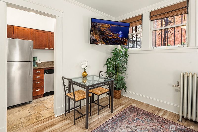 5th image of 2132 5th Avenue #008
