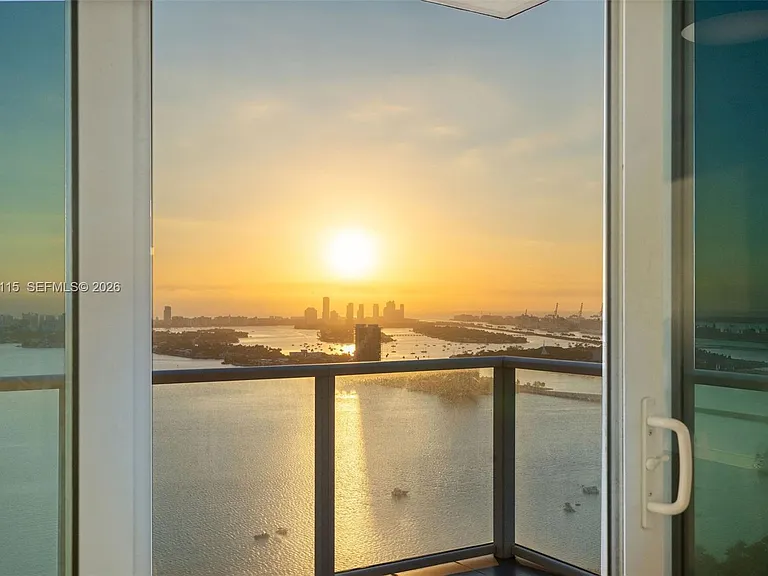 2020 N Bayshore Dr #3510 — Photo 5
