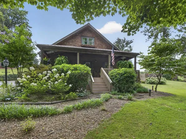 19308 Tulip Tree Ln #B, Meadowview, VA 24361