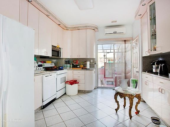 4th image of 2293 E 21st St