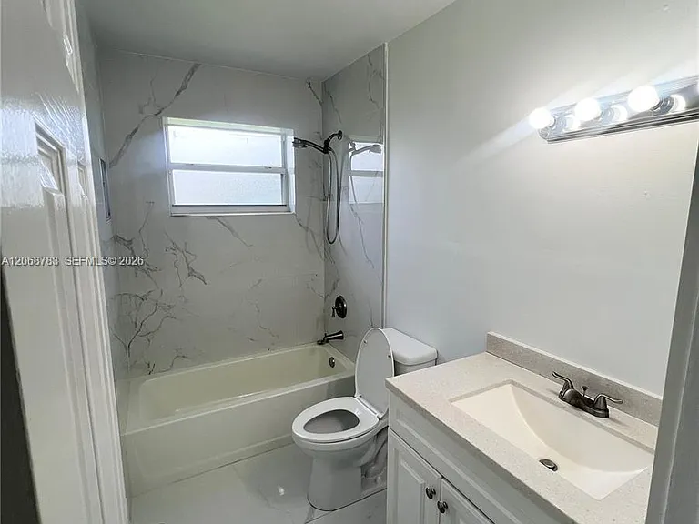 1244 NW 32nd Pl #1244 — Photo 7