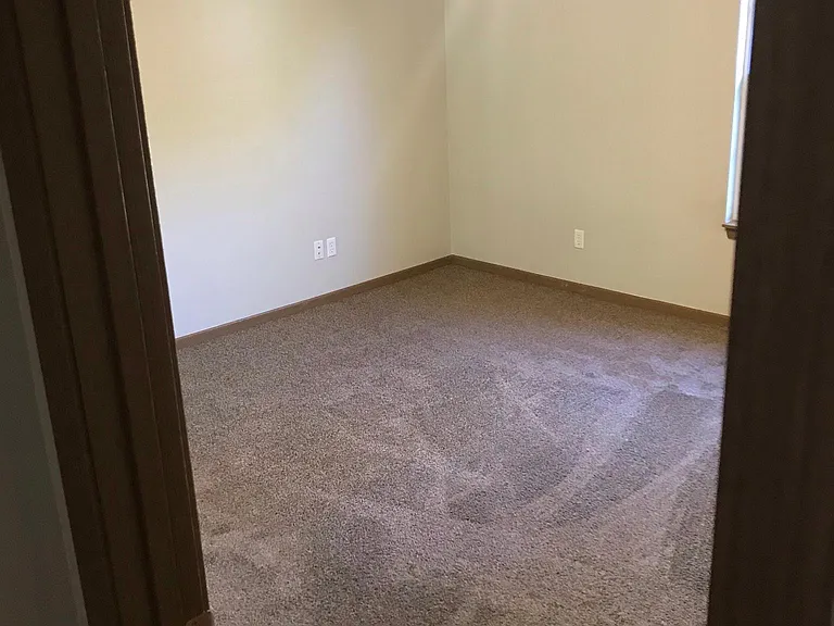 208 Truman St — Photo 11