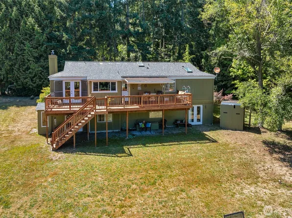 1758 Merseyside Lane, Camano Island, WA 98282