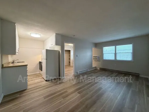 141 N 4th St, Tecumseh, NE