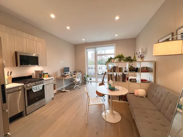 3757 N Sheffield Ave #350-J, Chicago, IL 60613