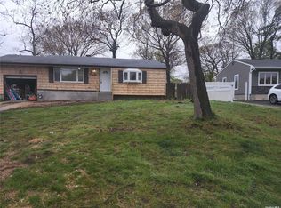 246 Fruitwood Ln, Central Islip, NY 11722