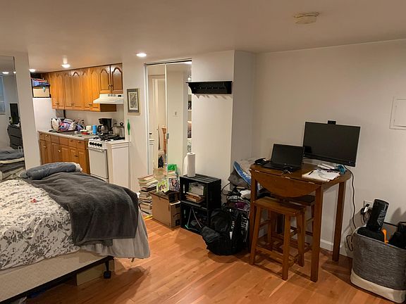 5th image of 1824 Green St #1