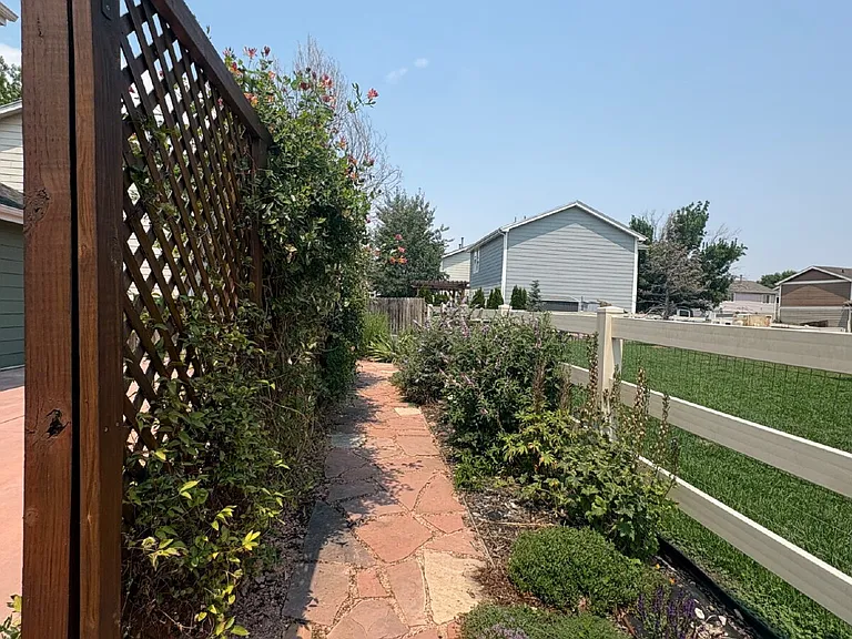 10652 Forester Pl — Photo 18