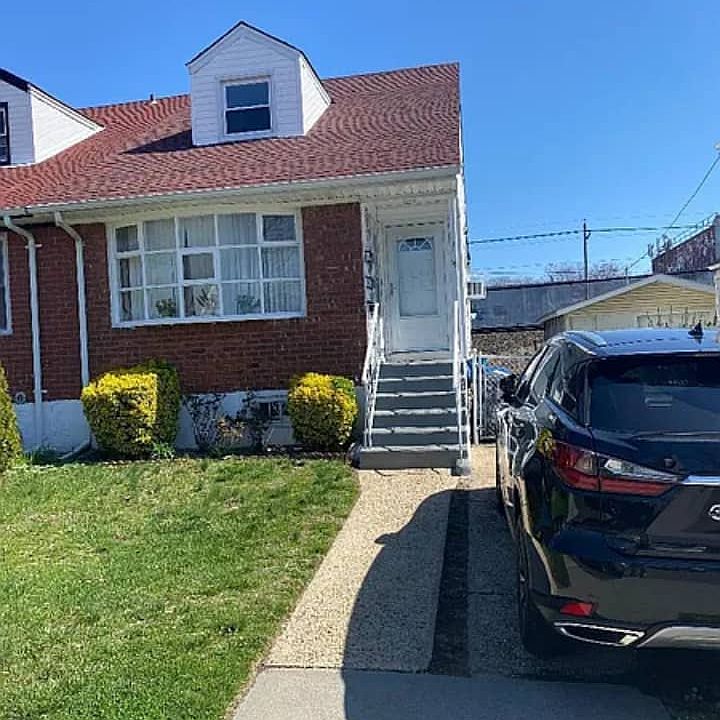1st image of 11185 180th St