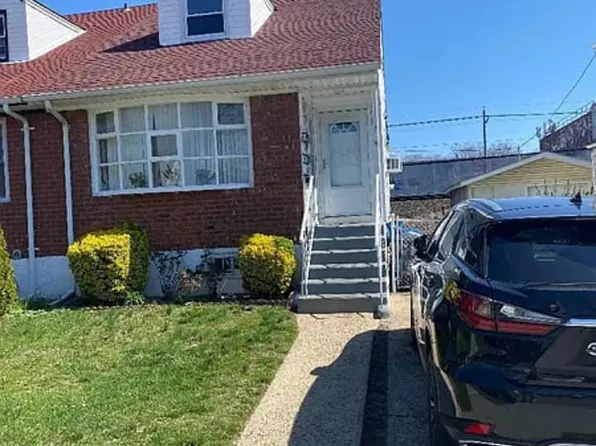 11185 180th St, Jamaica, NY 11433