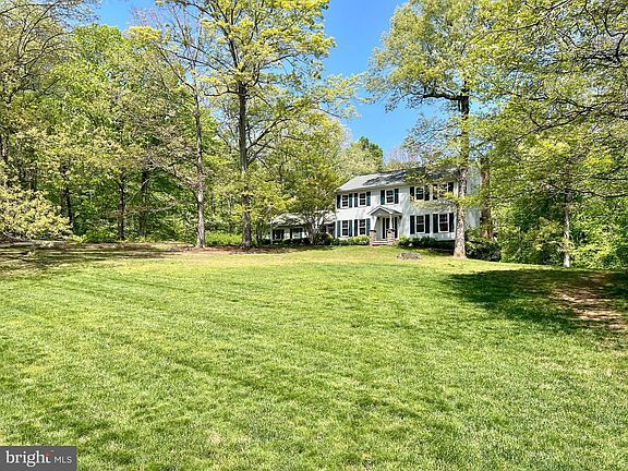 3rd image of 228 Longwood Dr