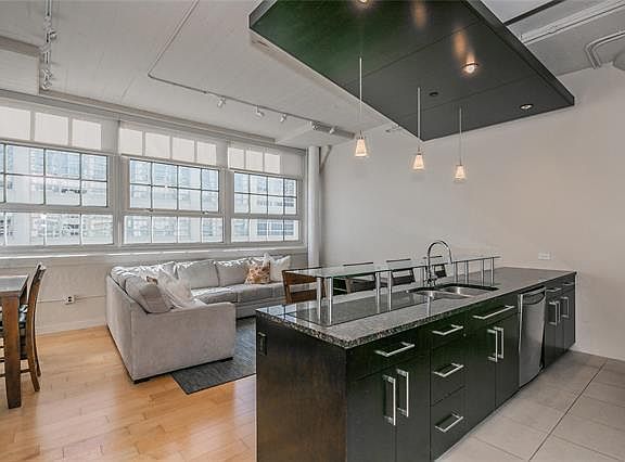 2nd image of 2600 W 7th St APT 1603